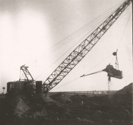 Draglina pe Olt octombrie 1943 la lucrărille de dragare